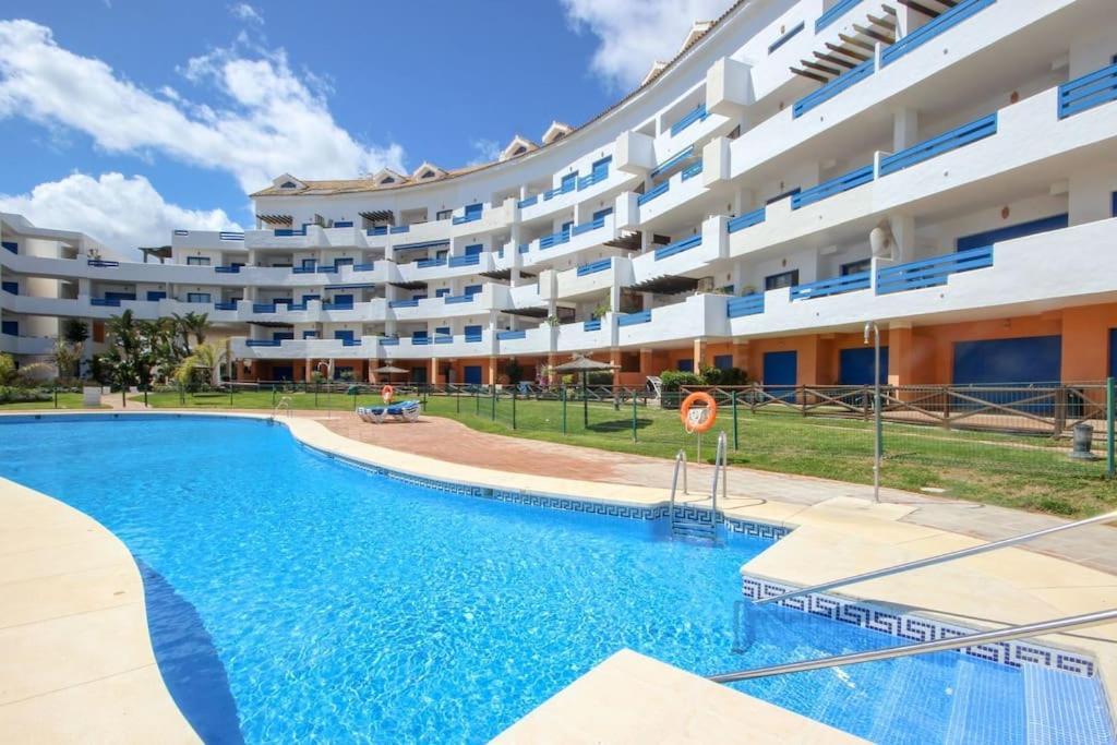 2 Bedrooms Sea And Pool View Apt In Duquesa Golf & Gardens Manilva Castillo de Sabinillas Bagian luar foto